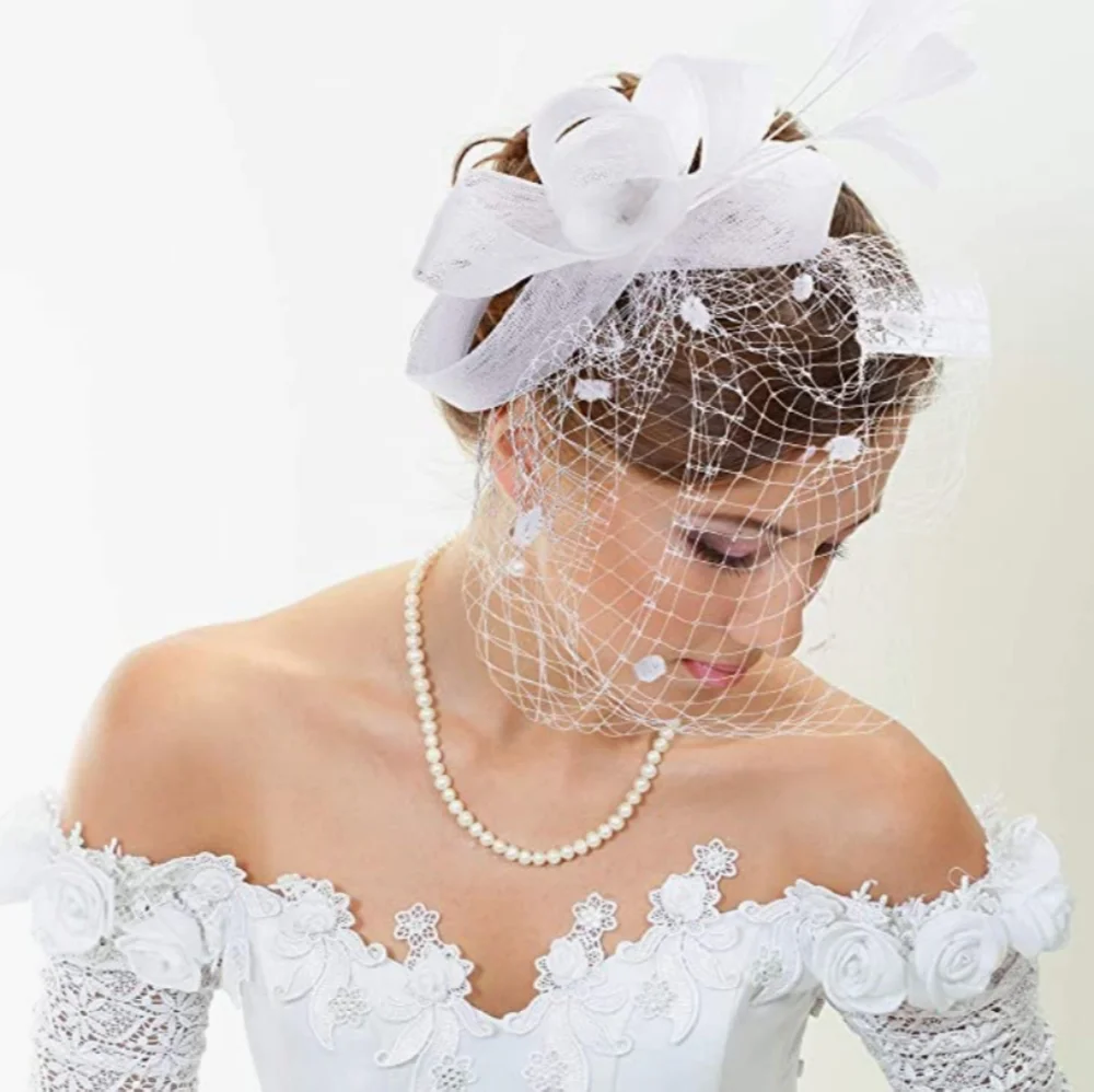 Elegant White Lace Veil With Gorgeous White Lace Glove Set NWT